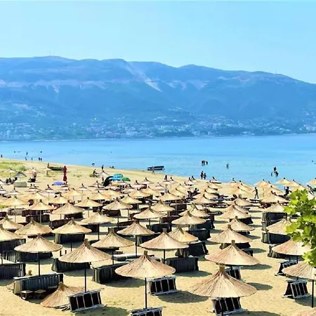 Blue Horizon Apartment *