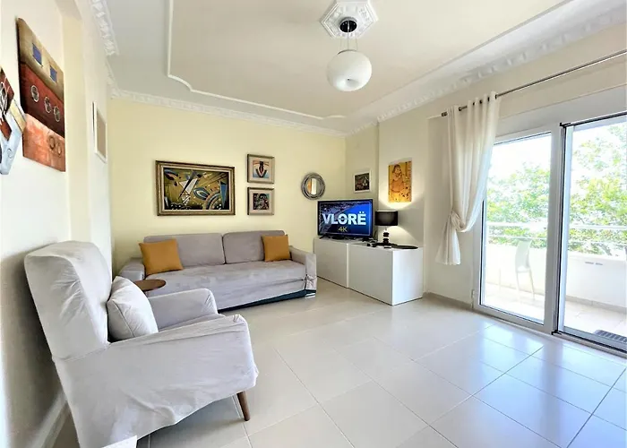 Blue Horizon Apartment *